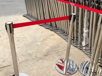 cot chan inox de chu u 6