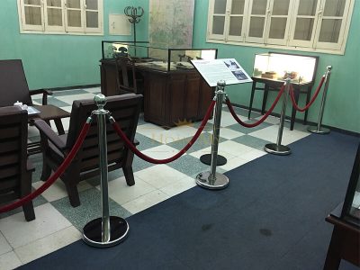 Cột chắn inox trắng dây trùng 3 cot chan inox trang day trung 1