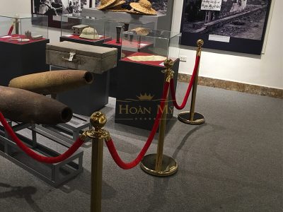 Cột chắn inox vàng dây trùng 2 cot chan inox vang day trung 2